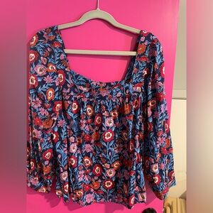 Vineyard Vines floral blouse (L) 💗💙 SHIPS FREE!
